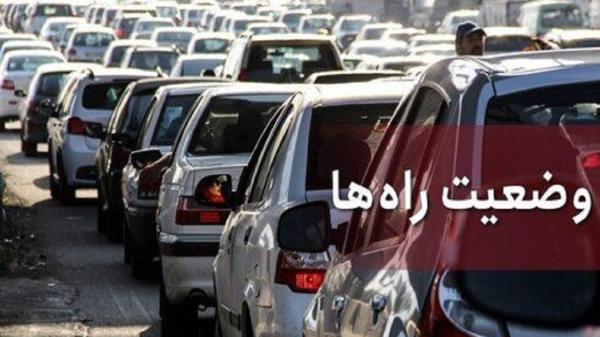 ترافیک در آزادراه کرج، تهران نیمه سنگین است ترافیک در آزادراه کرج، تهران نیمه سنگین است