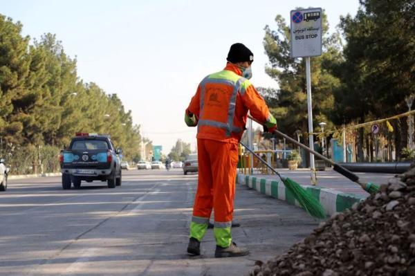 پاکبان مشهدی کیف طلا و پول نقد 200 میلیونی را به صاحبش تحویل داد ، تقدیر شهرداری مشهد از این پاکبان